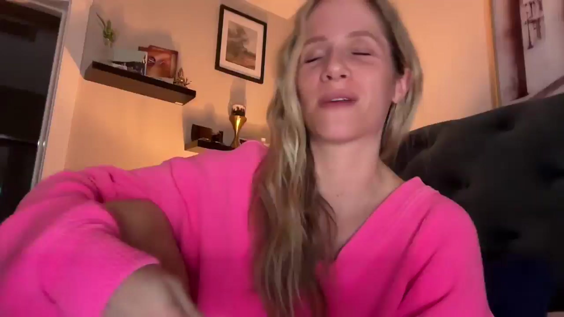 Gallery image thumbnail from Lucylux1's myfreecams stream on, 03/14/2025, 01:35 image 1 of 20