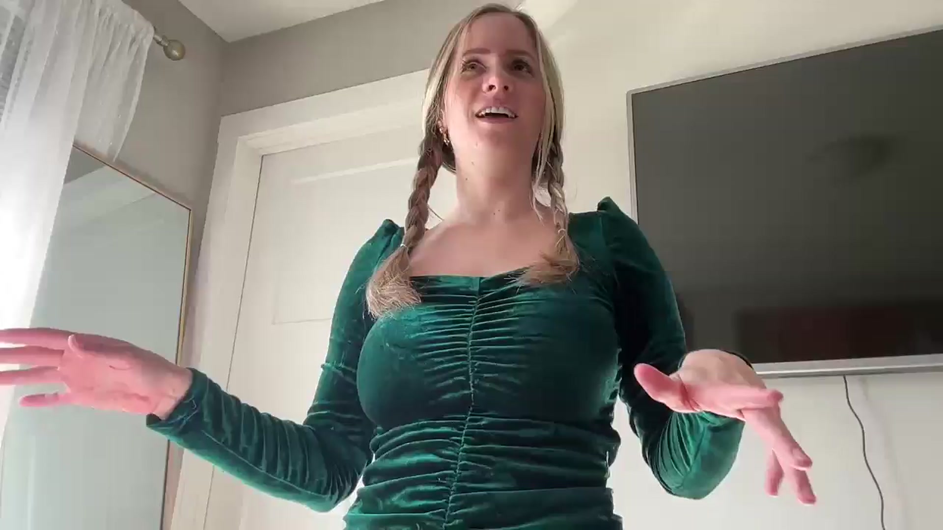 Gallery image thumbnail from Lucylux1's myfreecams stream on, 03/17/2025, 18:28 image 1 of 20
