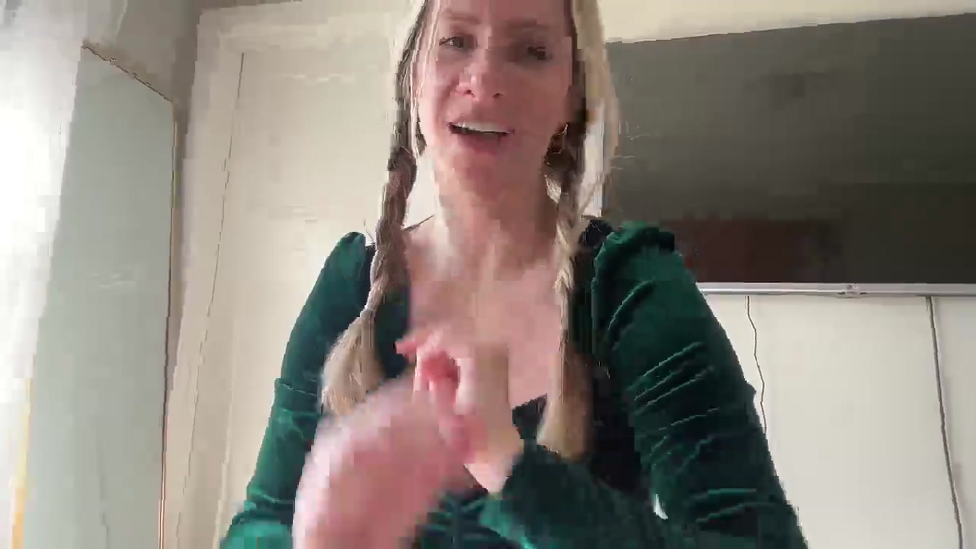 Gallery image thumbnail from Lucylux1's myfreecams stream on, 03/17/2025, 18:28 image 2 of 20