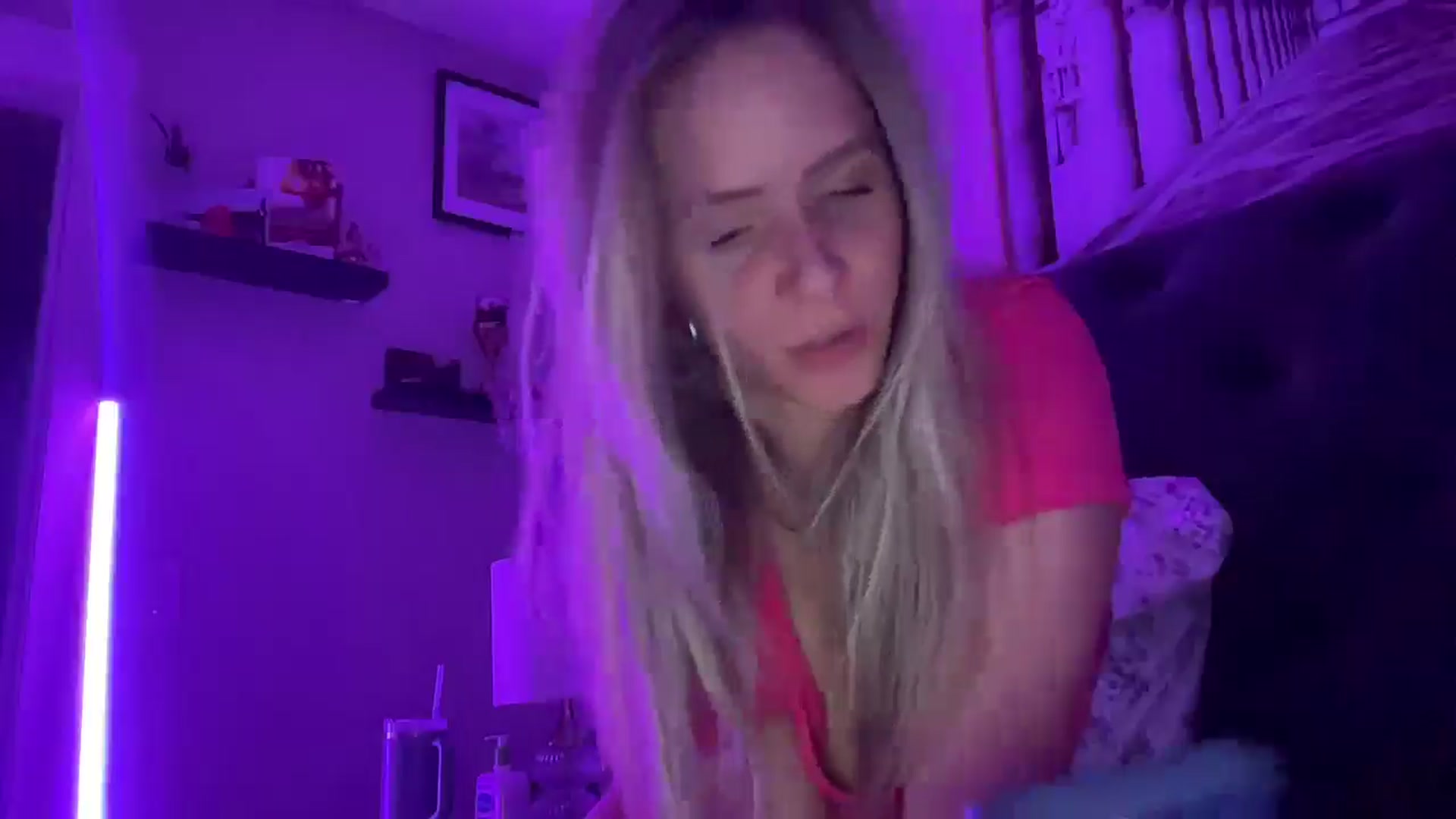 Gallery image thumbnail from Lucylux1's myfreecams stream on, 03/24/2025, 03:43 image 5 of 20