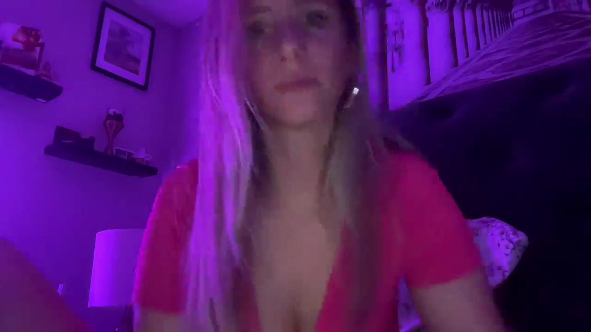 Gallery image thumbnail from Lucylux1's myfreecams stream on, 03/24/2025, 03:43 image 20 of 20