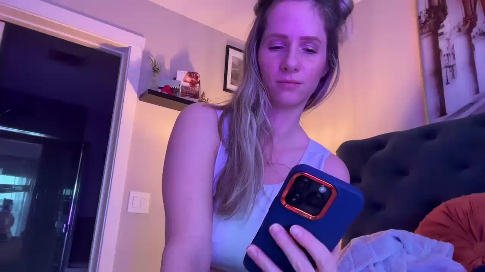 Gallery image thumbnail from Lucylux1's myfreecams stream on, 03/28/2025, 01:01 image 19 of 20