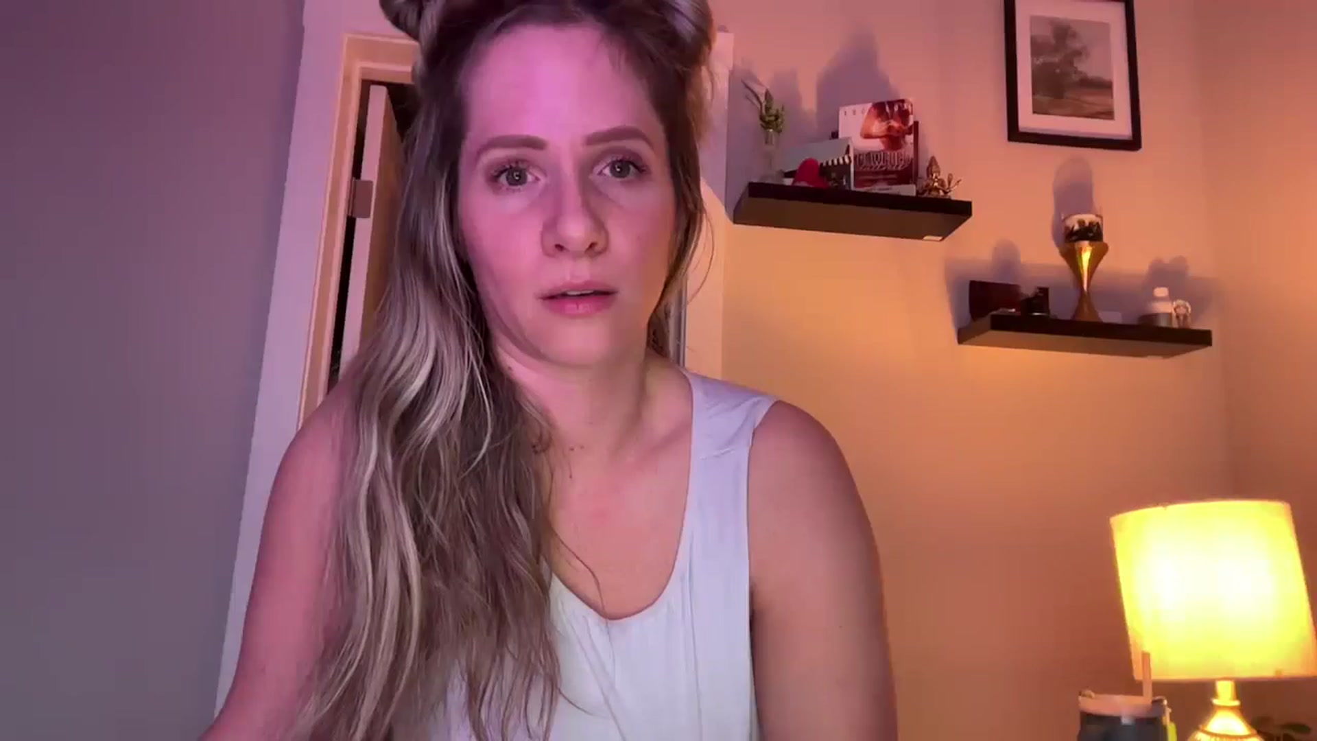 Gallery image thumbnail from Lucylux1's myfreecams stream on, 03/28/2025, 01:01 image 14 of 20