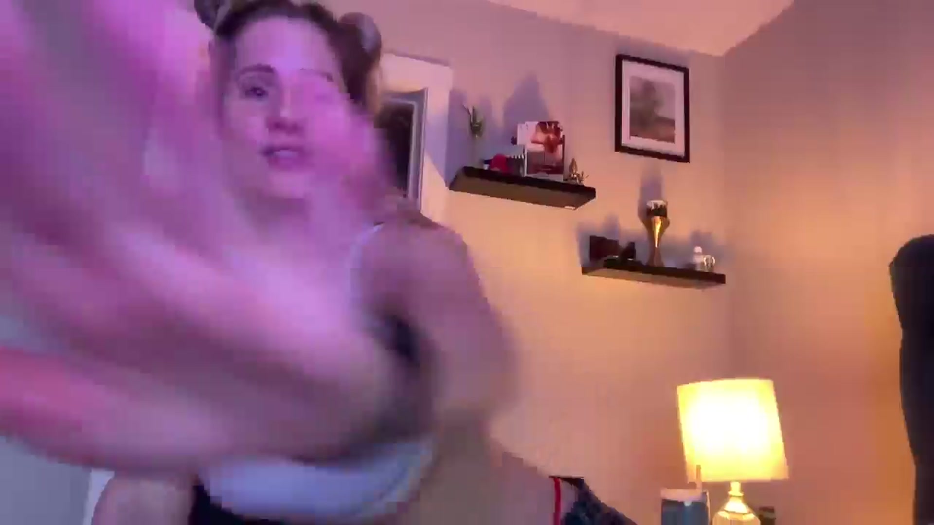 Gallery image thumbnail from Lucylux1's myfreecams stream on, 03/28/2025, 01:01 image 5 of 20