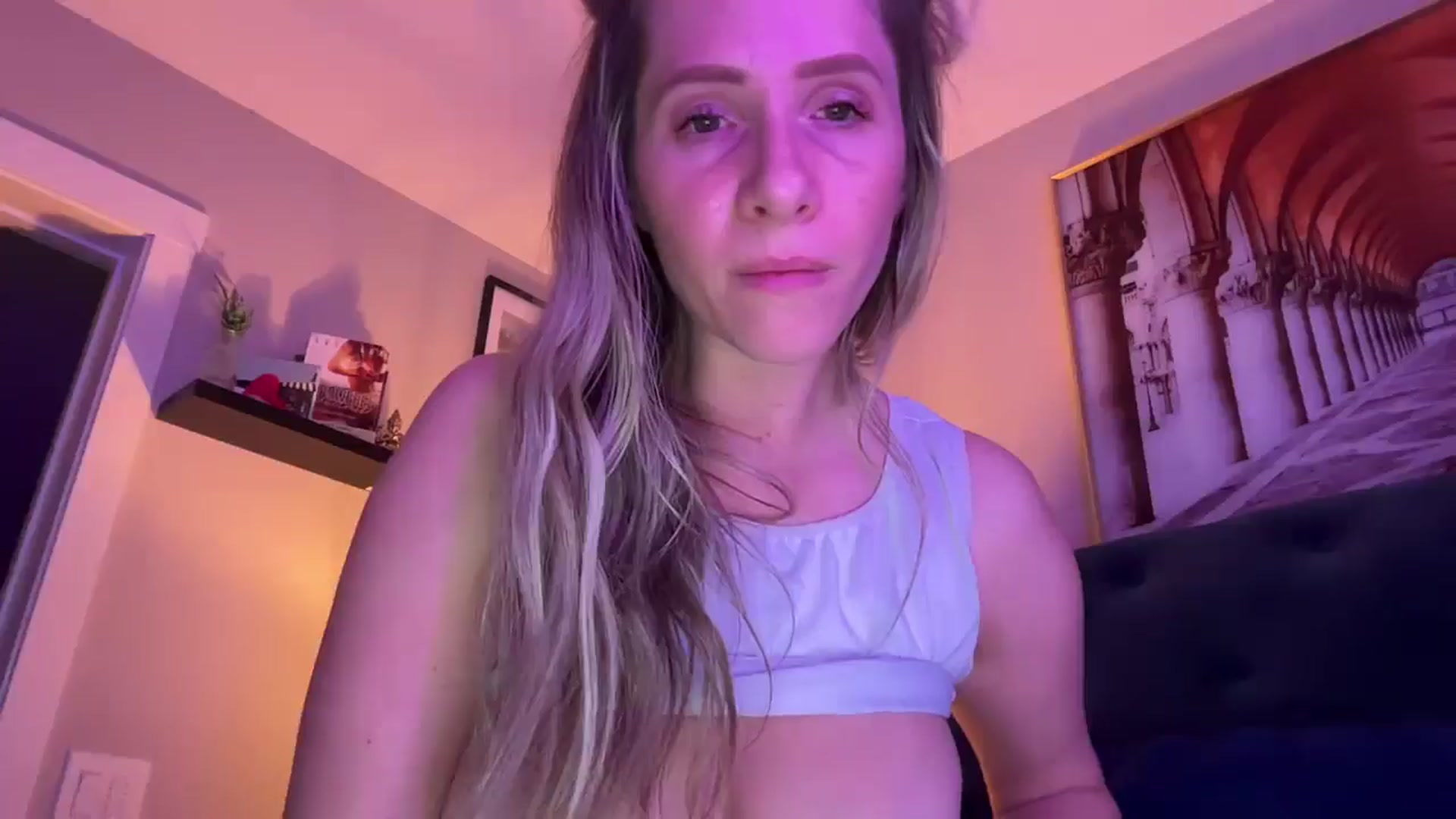 Gallery image thumbnail from Lucylux1's myfreecams stream on, 03/28/2025, 01:22 image 15 of 20