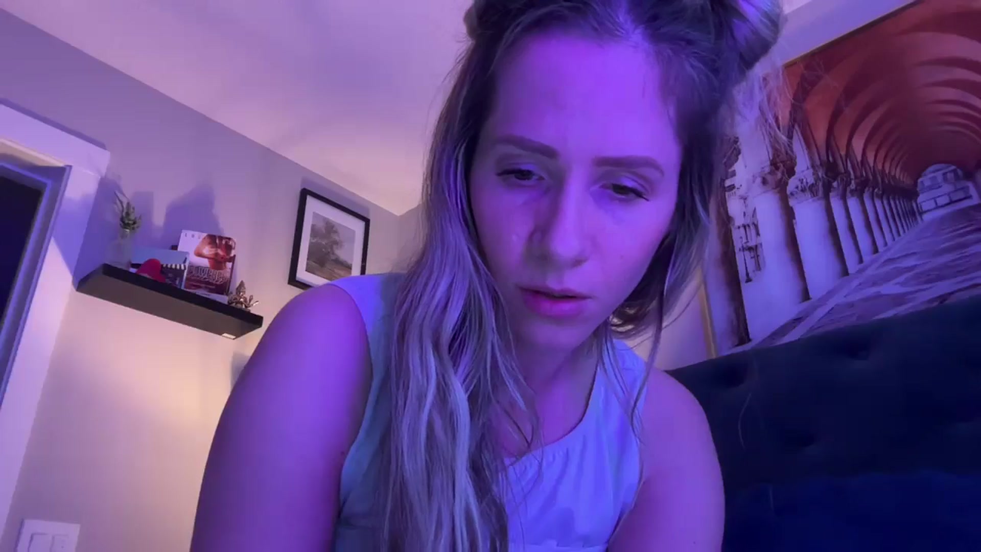 Gallery image thumbnail from Lucylux1's myfreecams stream on, 03/28/2025, 01:22 image 18 of 20