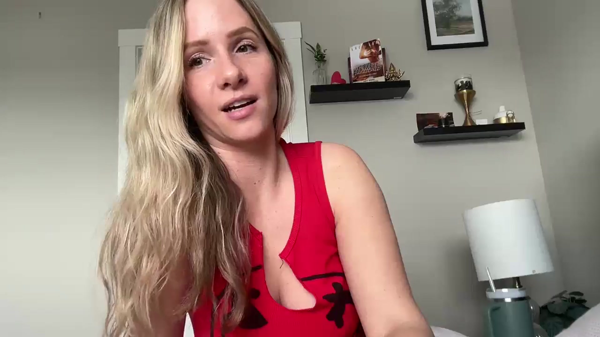 Gallery image thumbnail from Lucylux1's myfreecams stream on, 04/02/2025, 17:40 image 12 of 20