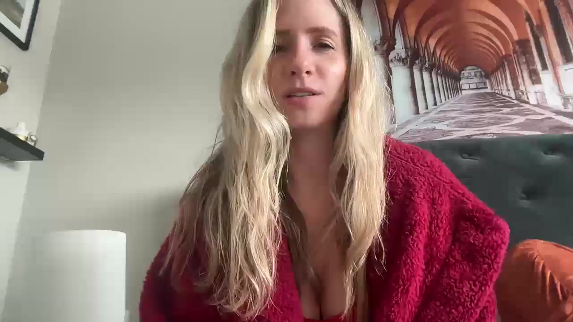 Gallery image thumbnail from Lucylux1's myfreecams stream on, 04/02/2025, 18:20 image 1 of 20