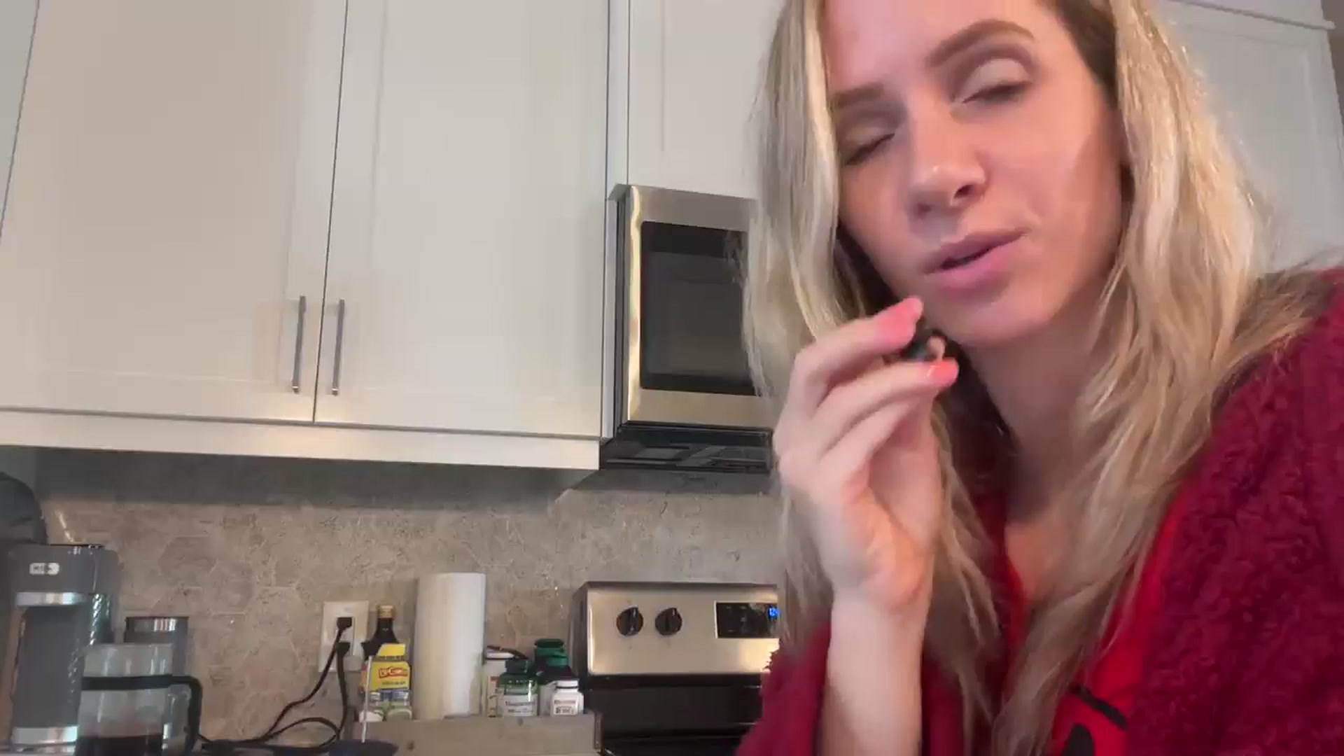 Gallery image thumbnail from Lucylux1's myfreecams stream on, 04/02/2025, 18:20 image 11 of 20