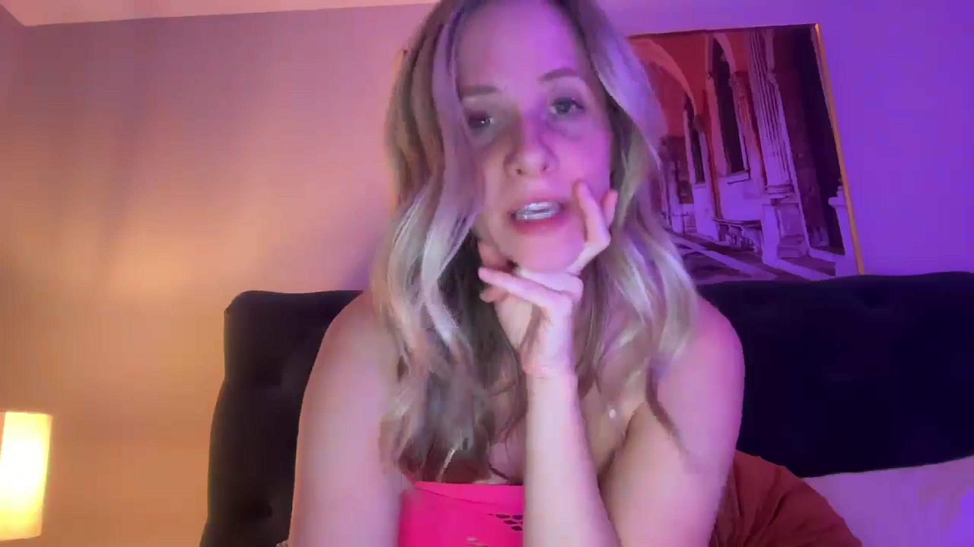 Gallery image thumbnail from Lucylux1's myfreecams stream on, 04/09/2025, 03:02 image 19 of 20