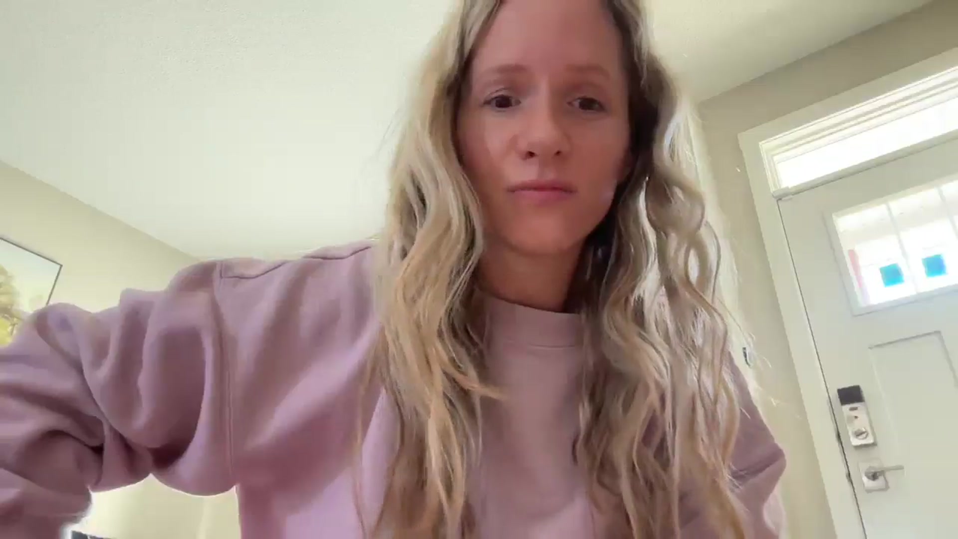 Gallery image thumbnail from Lucylux1's myfreecams stream on, 04/14/2025, 16:21 image 9 of 20