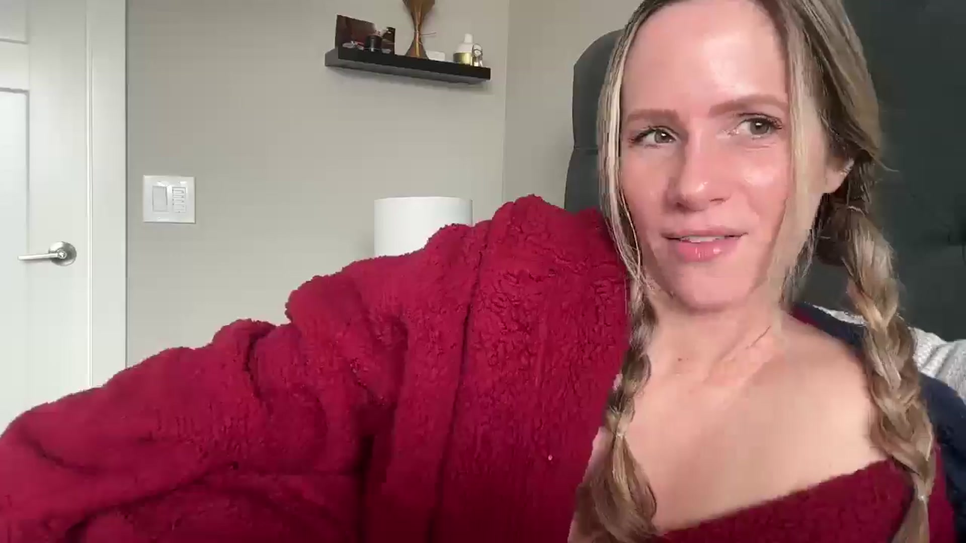 Gallery image thumbnail from Lucylux1's myfreecams stream on, 04/29/2025, 18:26 image 6 of 20