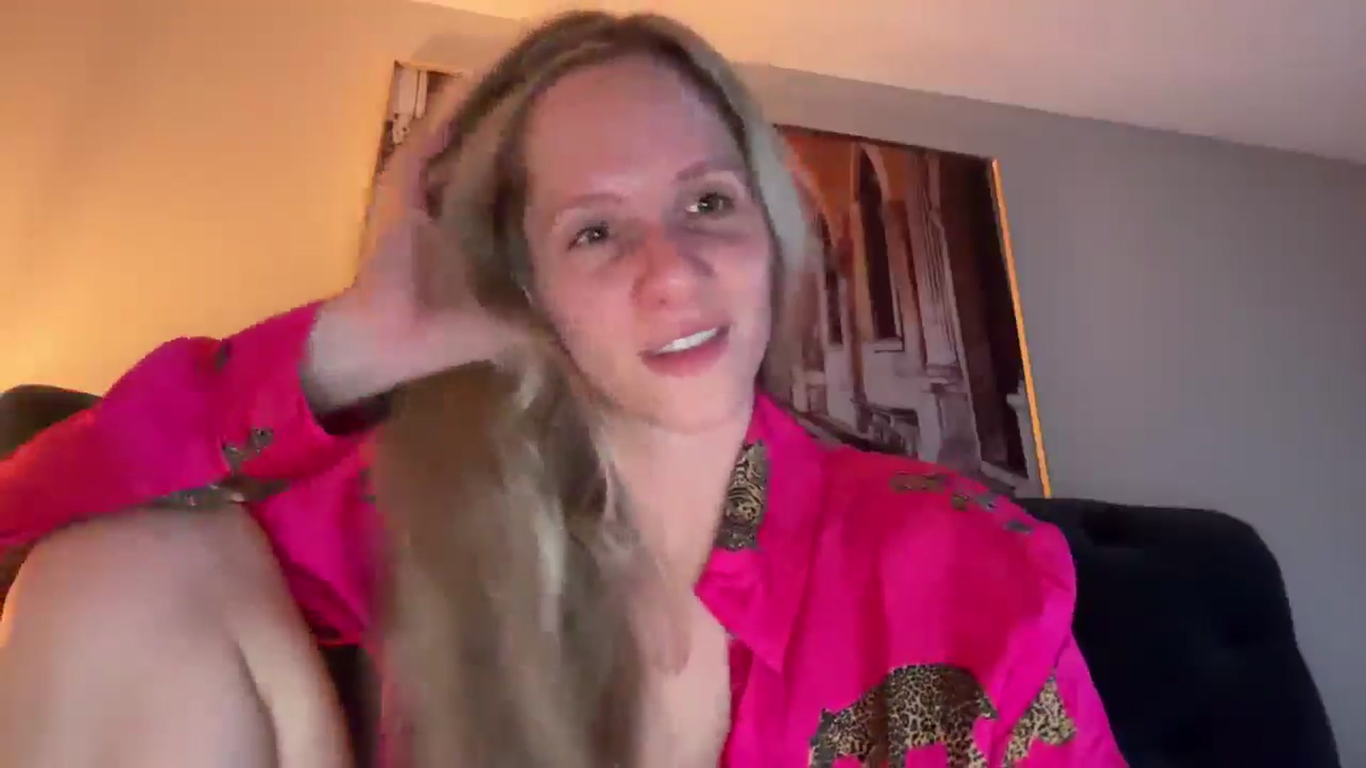 Gallery image thumbnail from Lucylux1's myfreecams stream on, 05/19/2025, 03:18 image 11 of 20