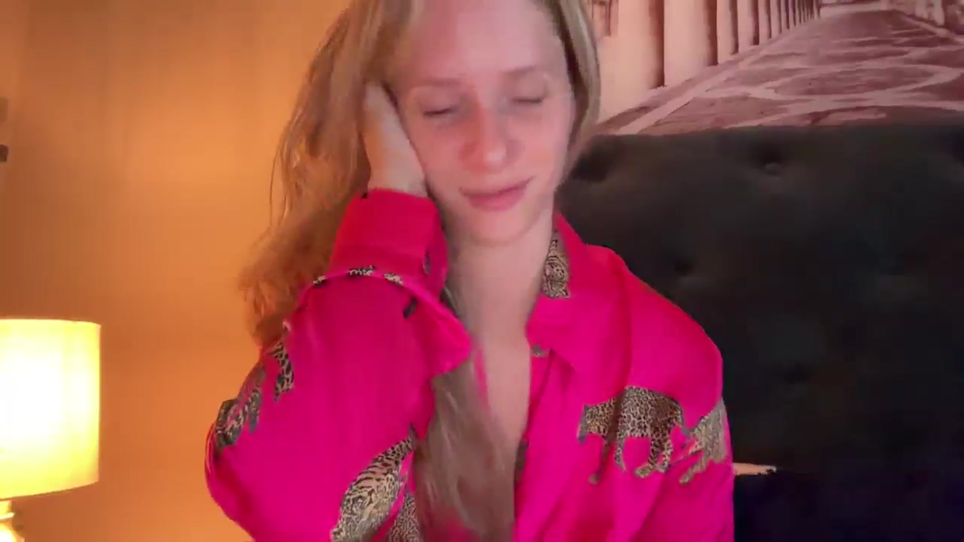 Gallery image thumbnail from Lucylux1's myfreecams stream on, 05/19/2025, 03:18 image 3 of 20