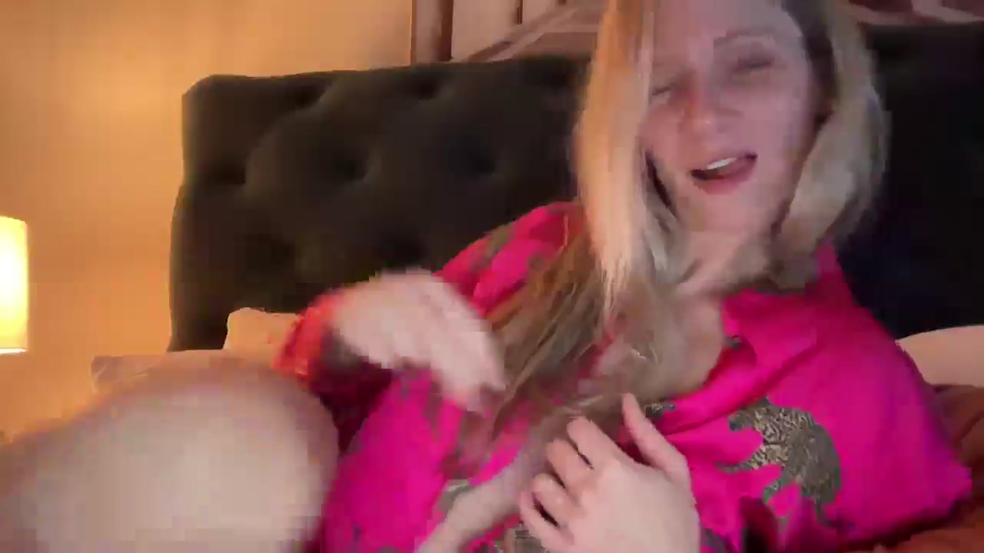 Gallery image thumbnail from Lucylux1's myfreecams stream on, 05/19/2025, 03:18 image 15 of 20