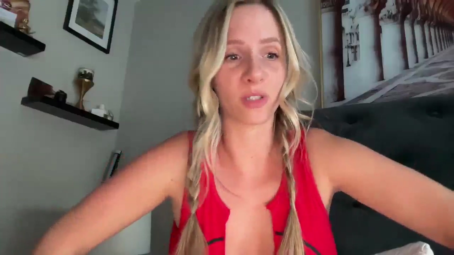 Gallery image thumbnail from Lucylux1's myfreecams stream on, 06/17/2025, 03:31 image 12 of 20