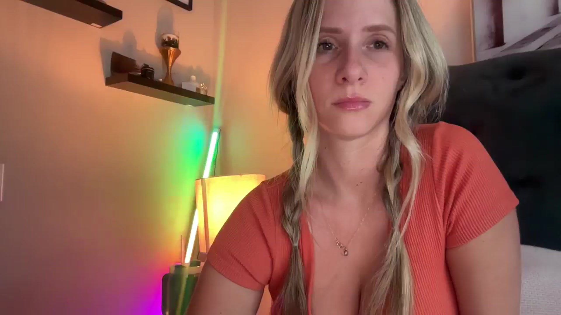 Gallery image thumbnail from Lucylux1's myfreecams stream on, 06/18/2025, 02:20 image 10 of 20