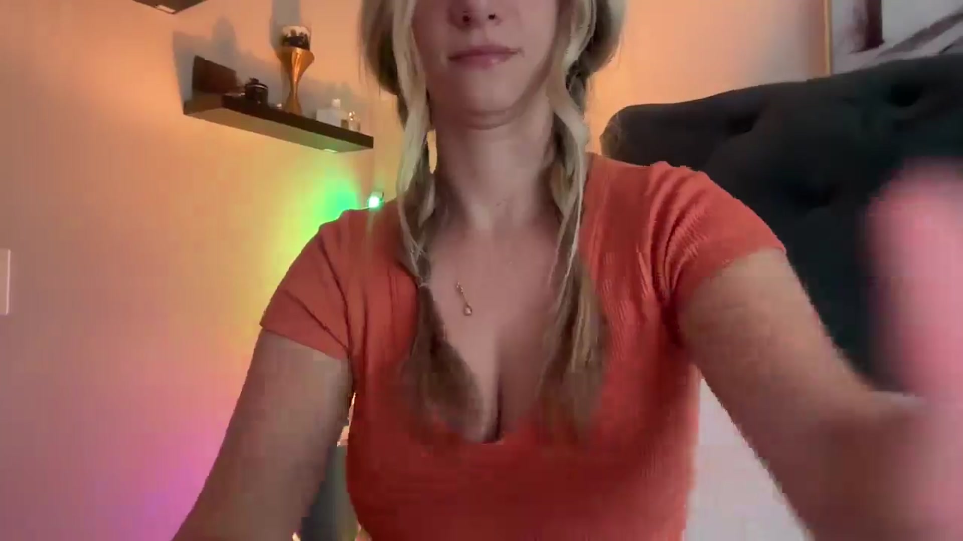 Gallery image thumbnail from Lucylux1's myfreecams stream on, 06/18/2025, 02:20 image 11 of 20