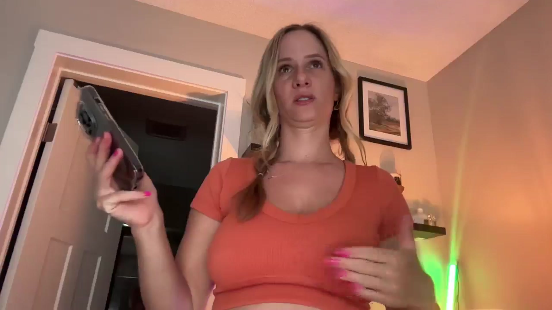 Gallery image thumbnail from Lucylux1's myfreecams stream on, 06/18/2025, 02:20 image 13 of 20