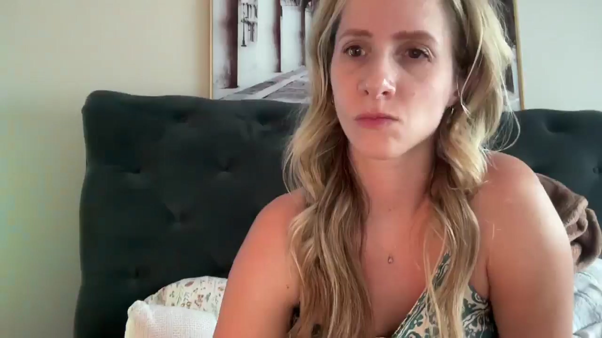 Gallery image thumbnail from Lucylux1's myfreecams stream on, 06/19/2025, 03:25 image 7 of 20