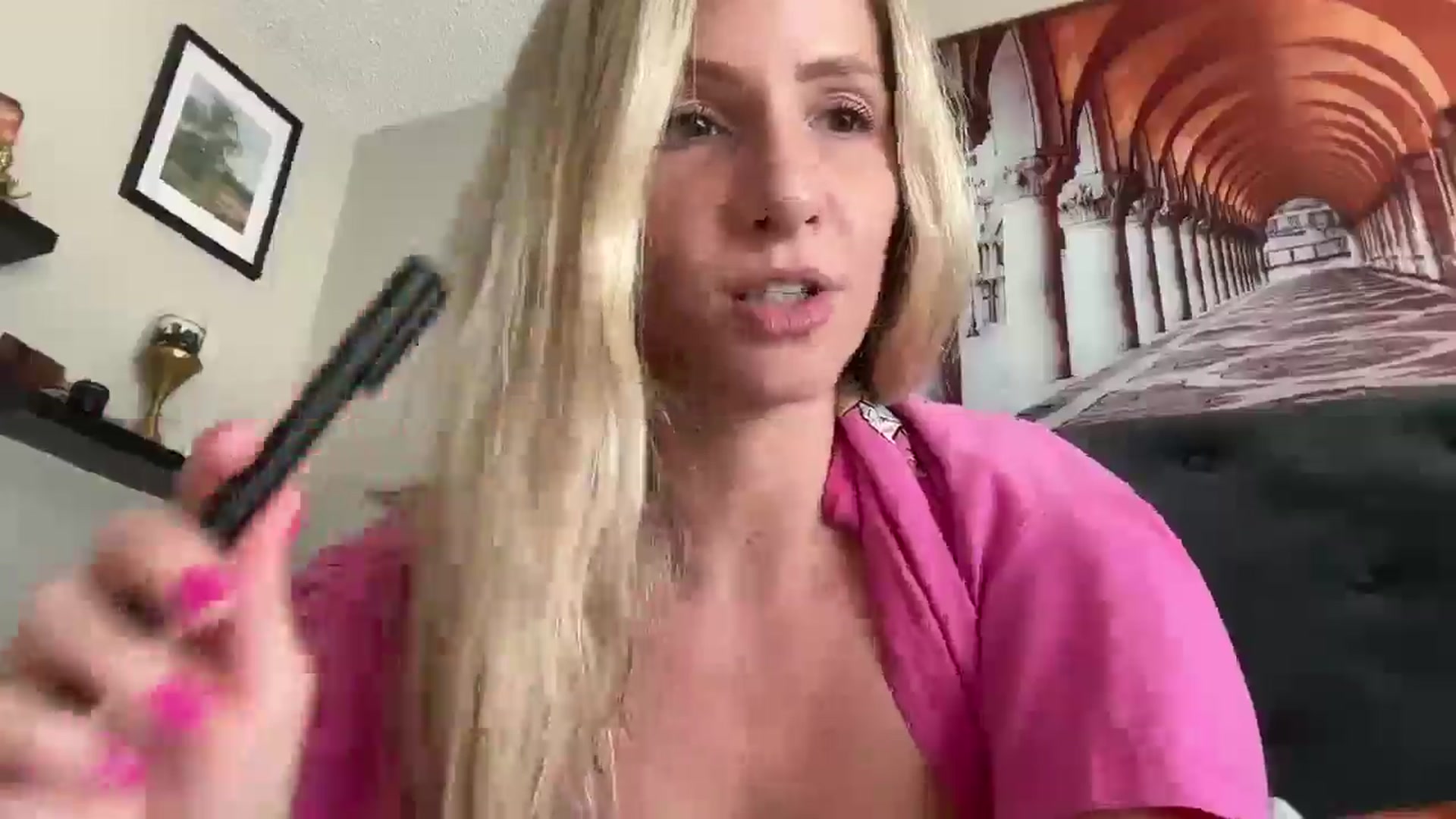 Gallery image thumbnail from Lucylux1's myfreecams stream on, 06/19/2025, 17:33 image 8 of 20