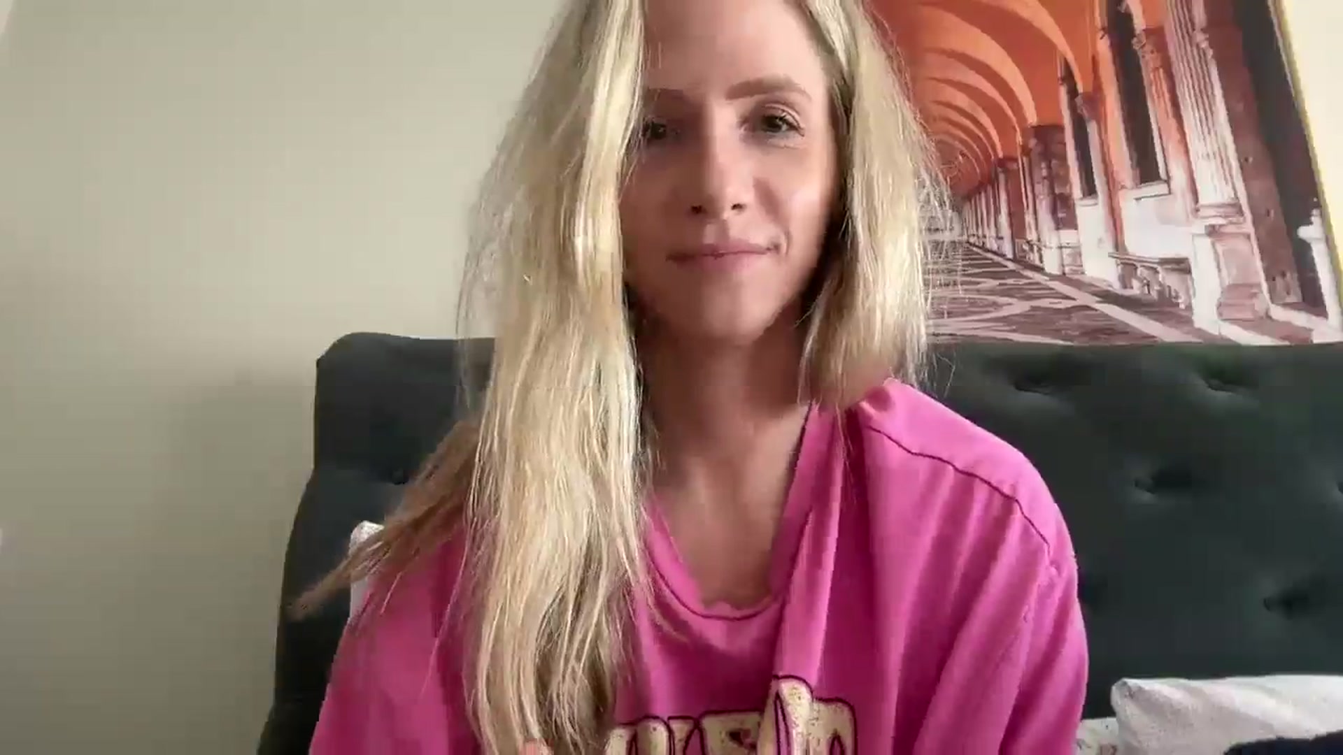 Gallery image thumbnail from Lucylux1's myfreecams stream on, 06/19/2025, 17:33 image 15 of 20