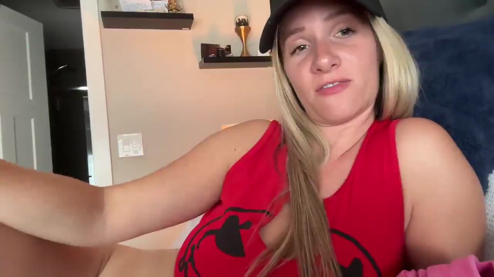 Gallery image thumbnail from Lucylux1's myfreecams stream on, 07/09/2025, 21:34 image 11 of 20