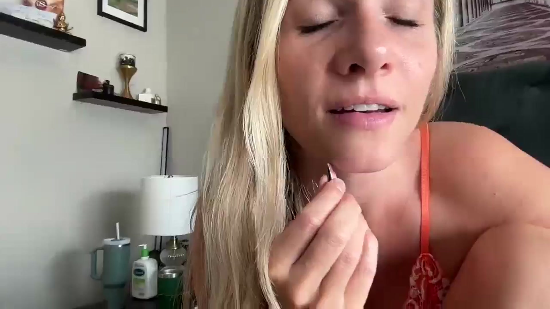 Gallery image thumbnail from Lucylux1's myfreecams stream on, 07/18/2025, 18:41 image 11 of 20