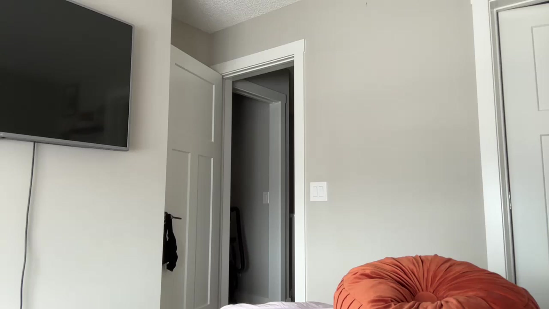 Gallery image thumbnail from Lucylux1's myfreecams stream on, 07/25/2025, 20:44 image 19 of 20