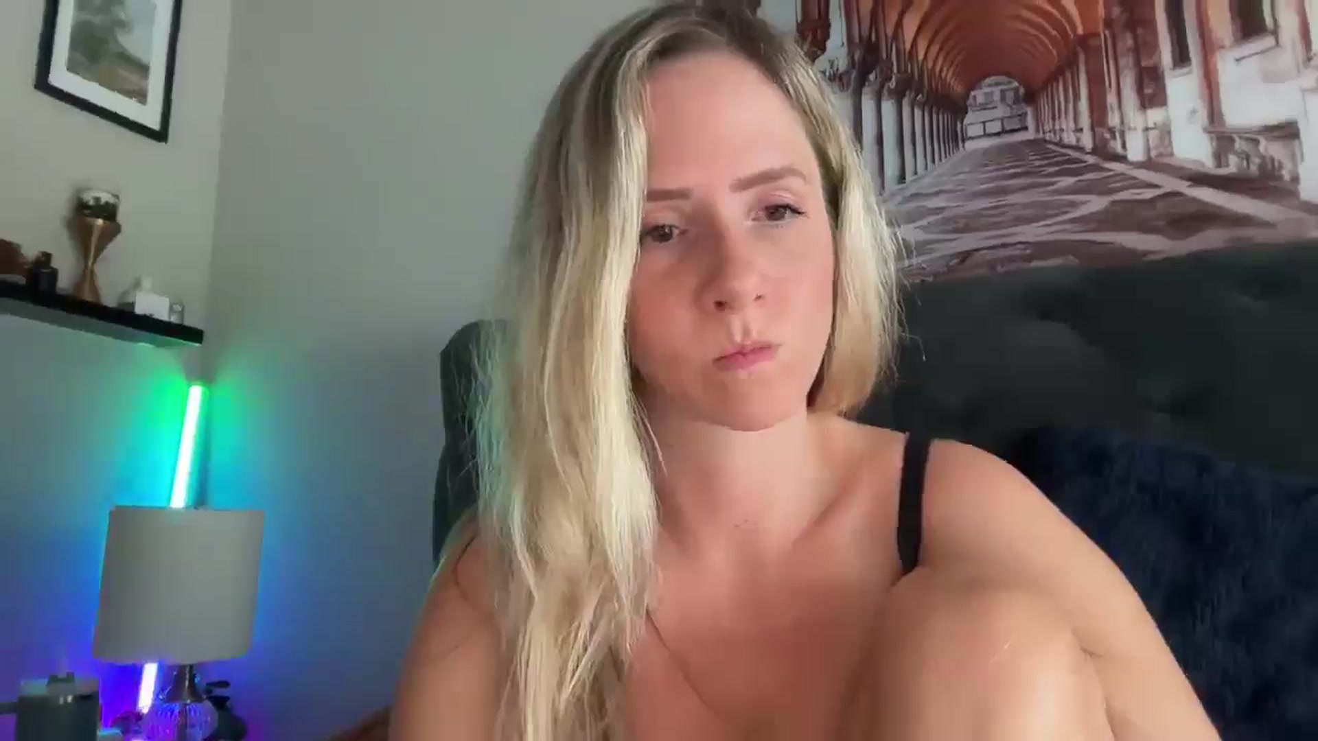 Gallery image thumbnail from Lucylux1's myfreecams stream on, 07/27/2025, 23:57 image 16 of 20