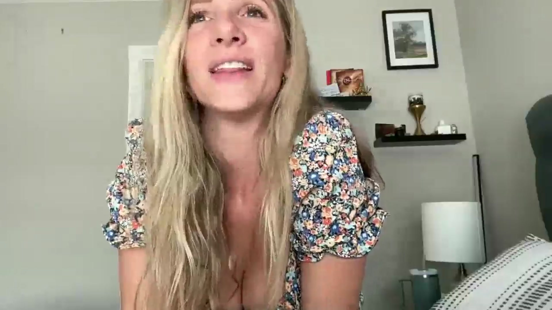 Gallery image thumbnail from Lucylux1's myfreecams stream on, 08/06/2025, 19:03 image 2 of 20