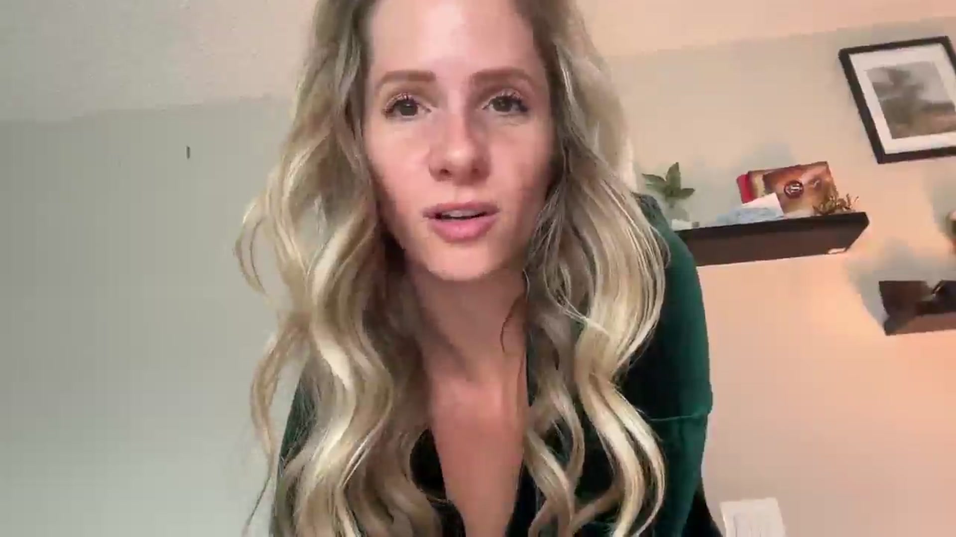 Gallery image thumbnail from Lucylux1's myfreecams stream on, 08/15/2025, 17:44 image 11 of 20