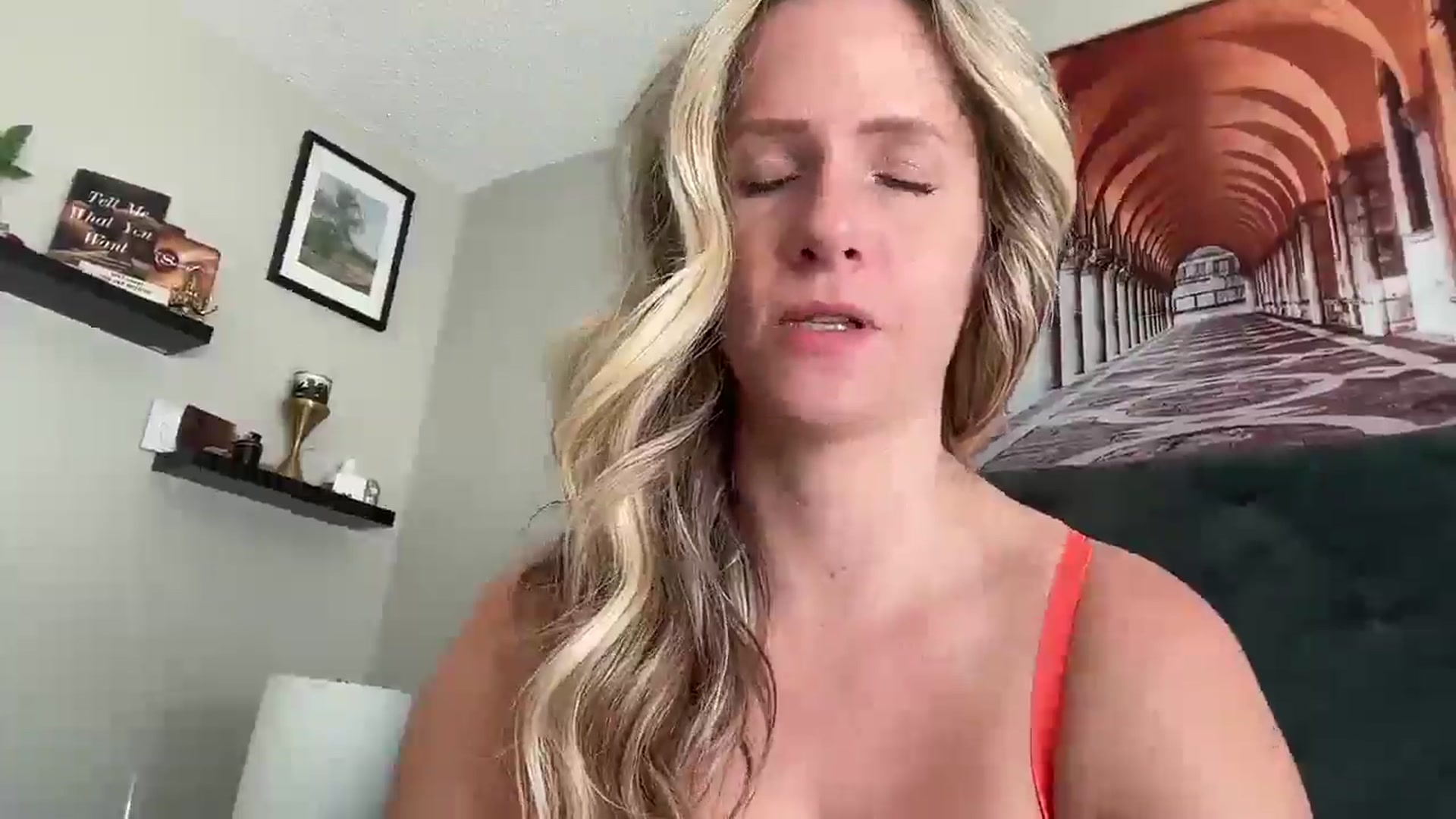 Gallery image thumbnail from Lucylux1's myfreecams stream on, 09/22/2025, 17:09 image 19 of 20