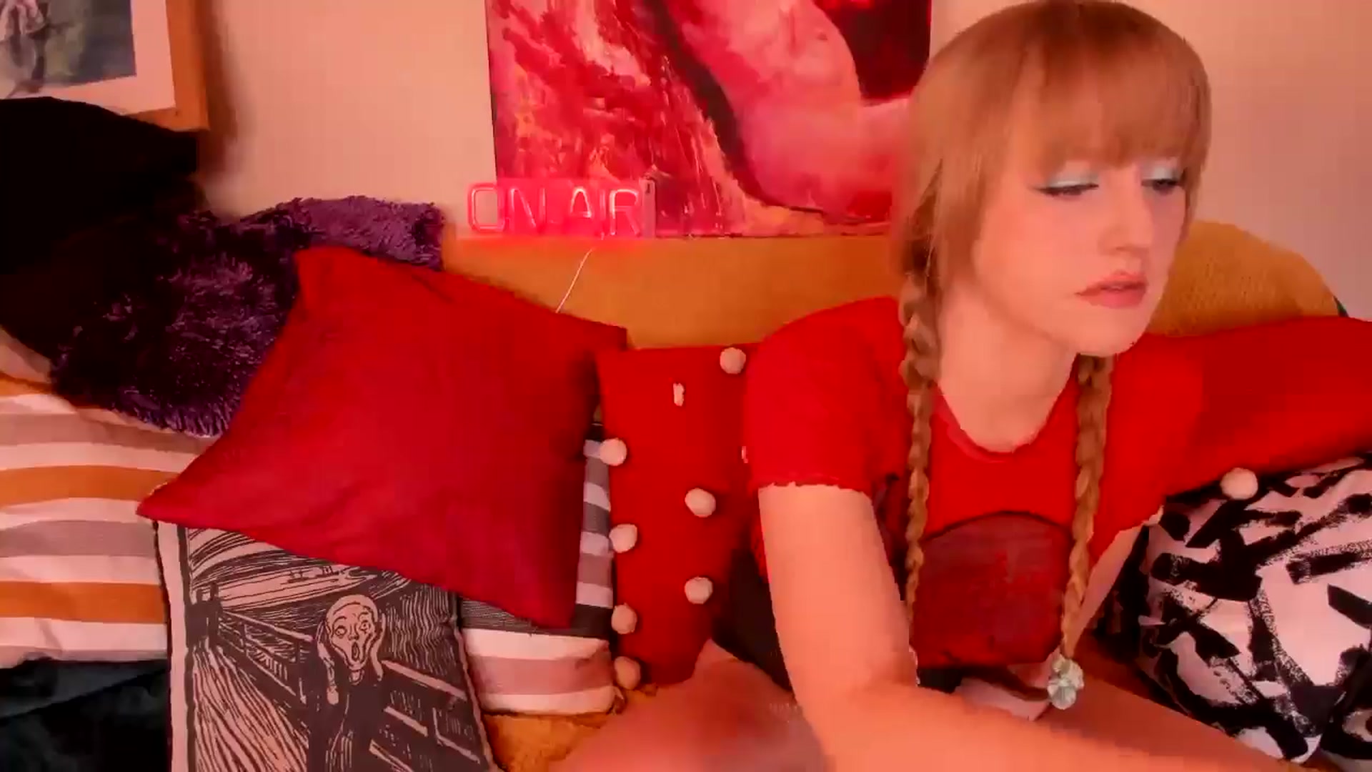 Gallery image thumbnail from Lucymuse's myfreecams stream on, 03/18/2025, 10:28 image 15 of 20