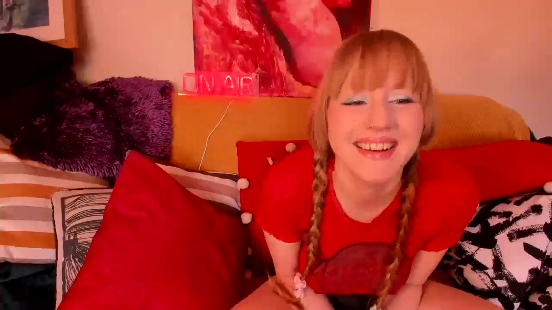 Gallery image thumbnail from Lucymuse's myfreecams stream on, 03/18/2025, 11:10 image 6 of 20