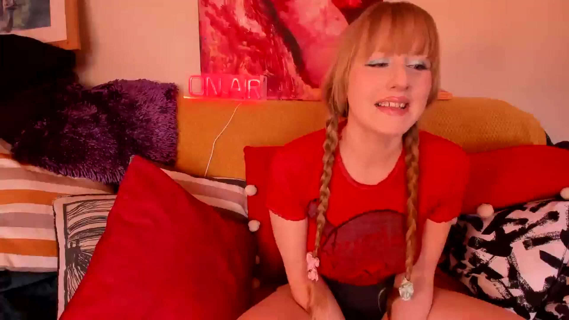 Gallery image thumbnail from Lucymuse's myfreecams stream on, 03/18/2025, 11:10 image 7 of 20