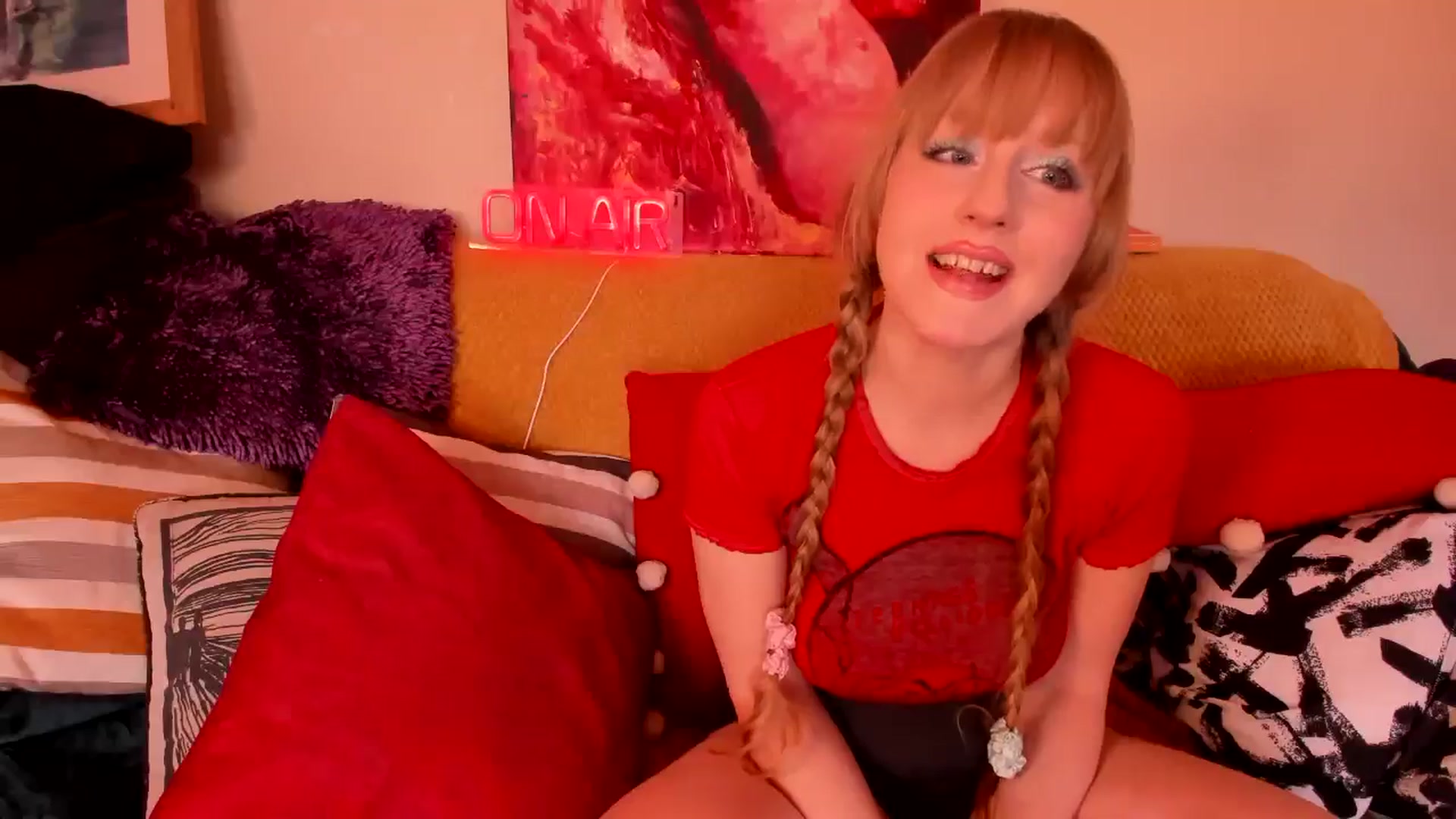 Gallery image thumbnail from Lucymuse's myfreecams stream on, 03/18/2025, 11:10 image 10 of 20