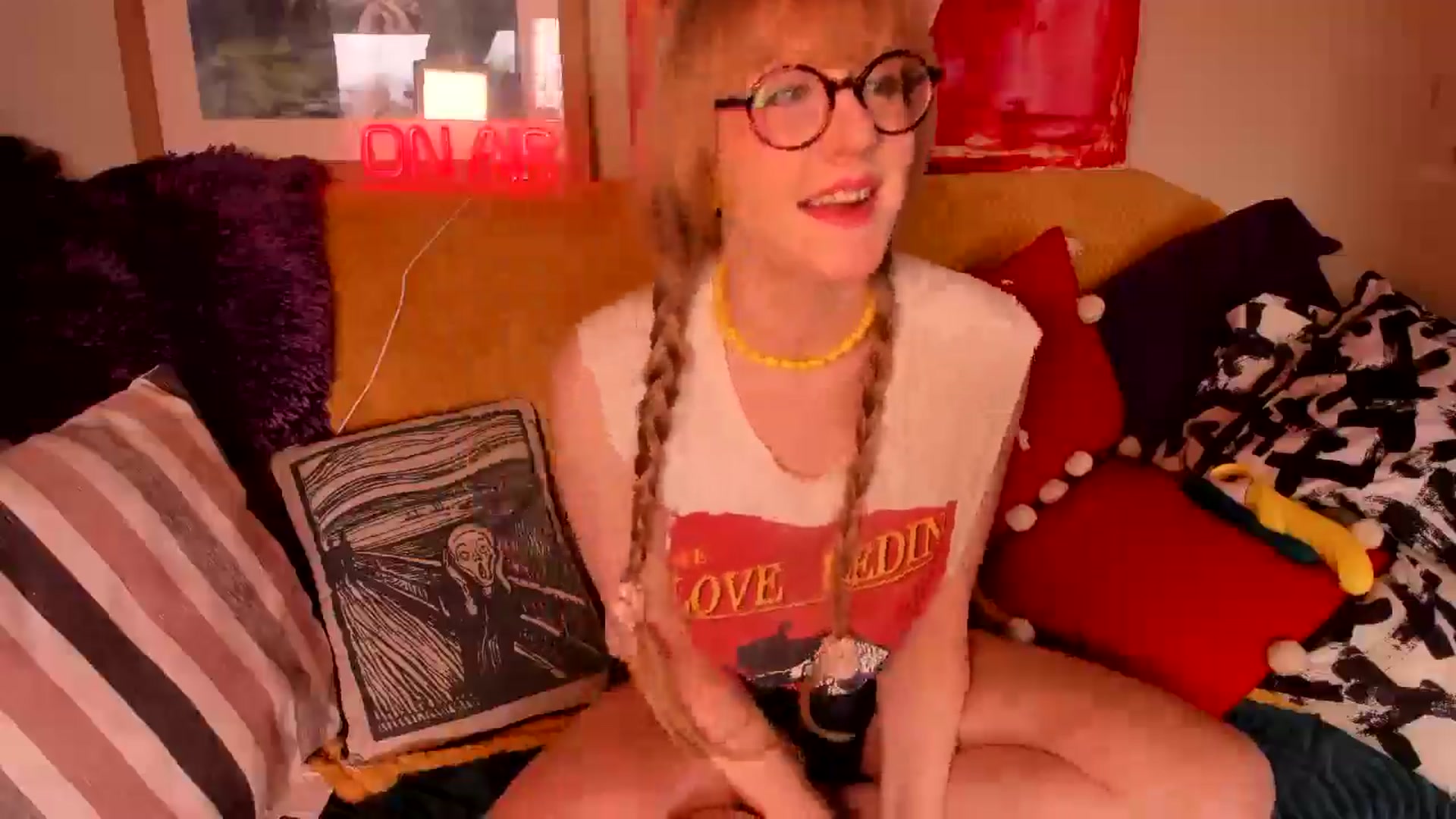 Gallery image thumbnail from Lucymuse's myfreecams stream on, 03/23/2025, 12:51 image 10 of 20