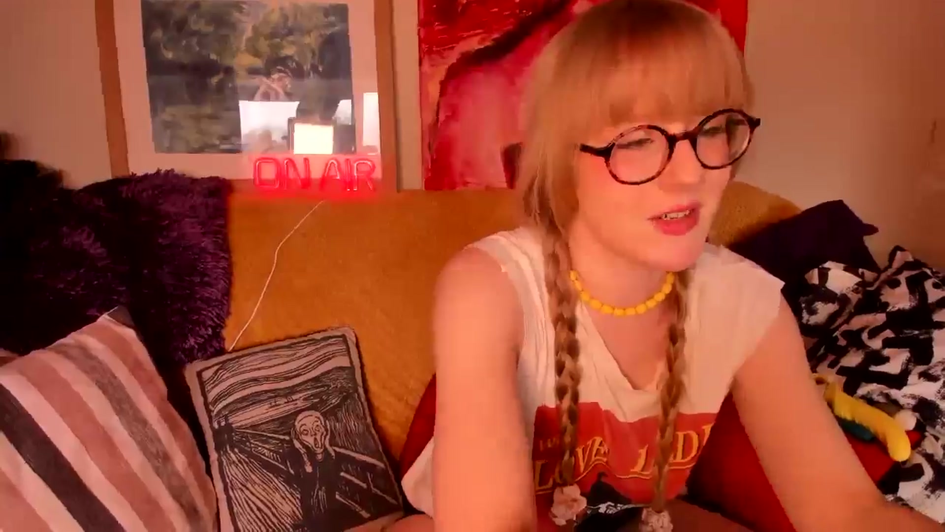 Gallery image thumbnail from Lucymuse's myfreecams stream on, 03/23/2025, 12:51 image 4 of 20
