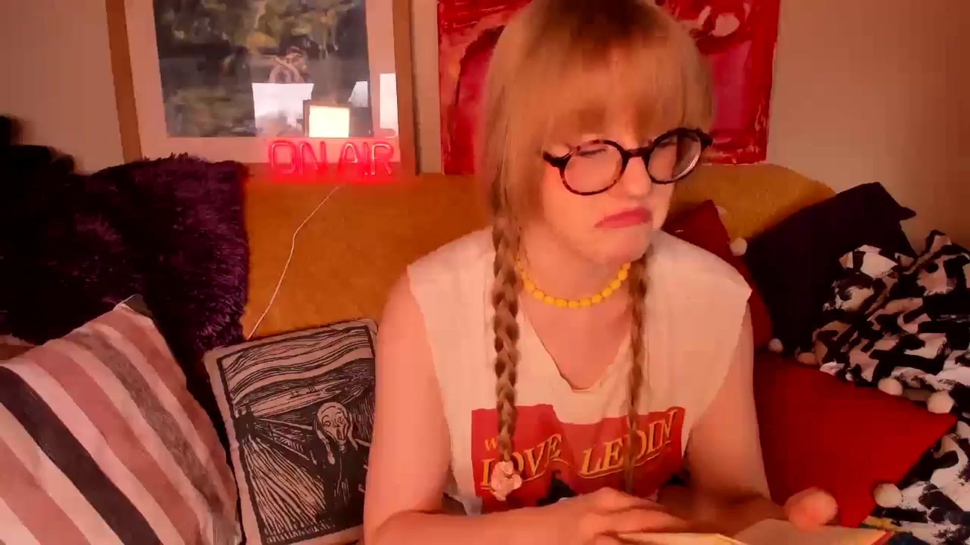 Gallery image thumbnail from Lucymuse's myfreecams stream on, 03/23/2025, 12:51 image 13 of 20