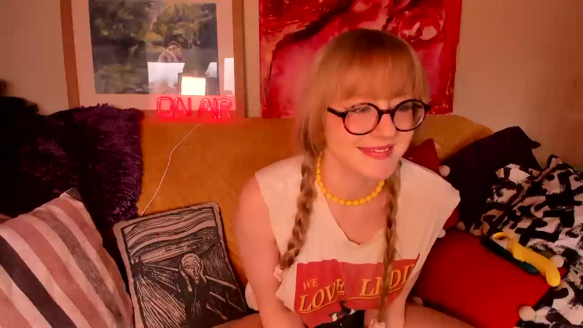 Gallery image thumbnail from Lucymuse's myfreecams stream on, 03/23/2025, 12:51 image 1 of 20