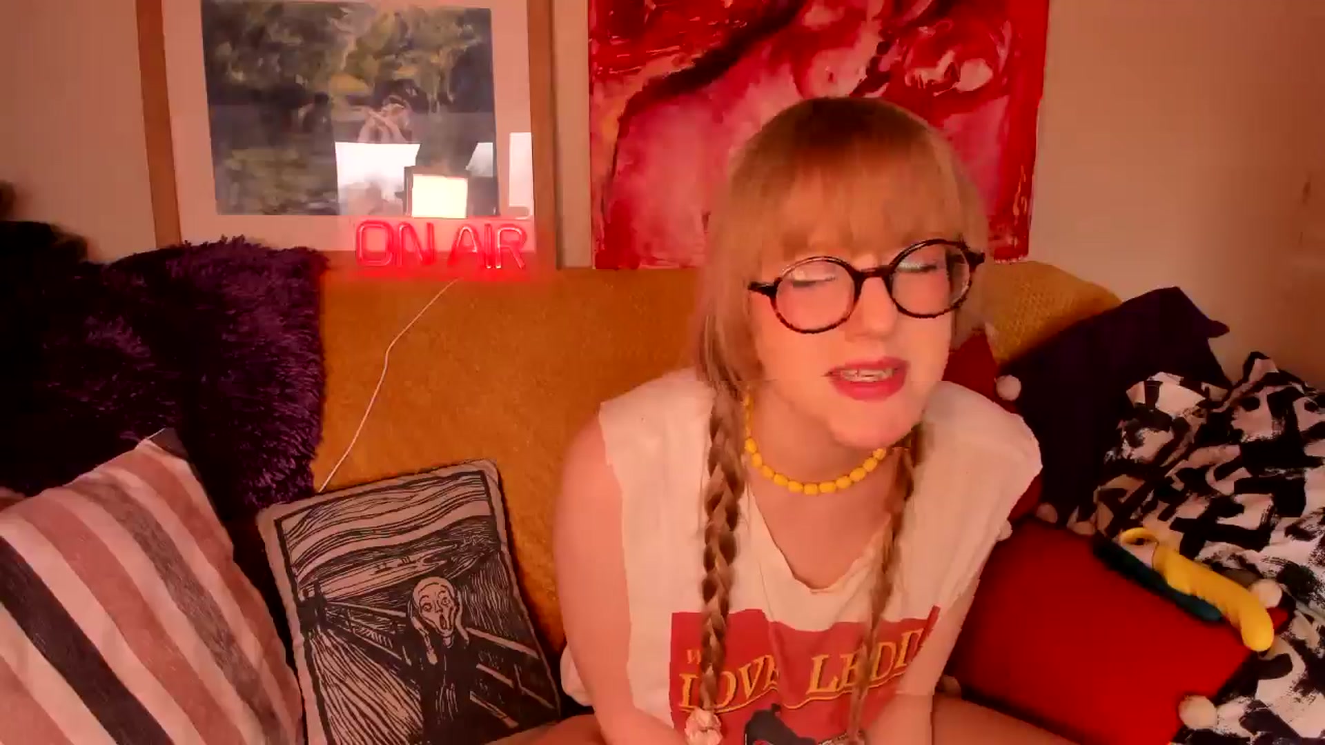 Gallery image thumbnail from Lucymuse's myfreecams stream on, 03/23/2025, 12:51 image 5 of 20