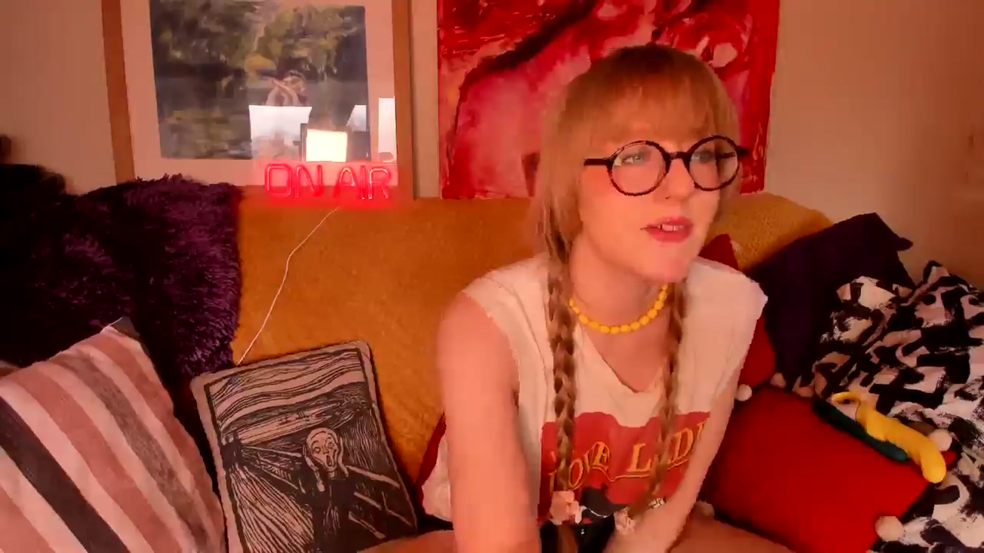 Gallery image thumbnail from Lucymuse's myfreecams stream on, 03/23/2025, 12:51 image 2 of 20
