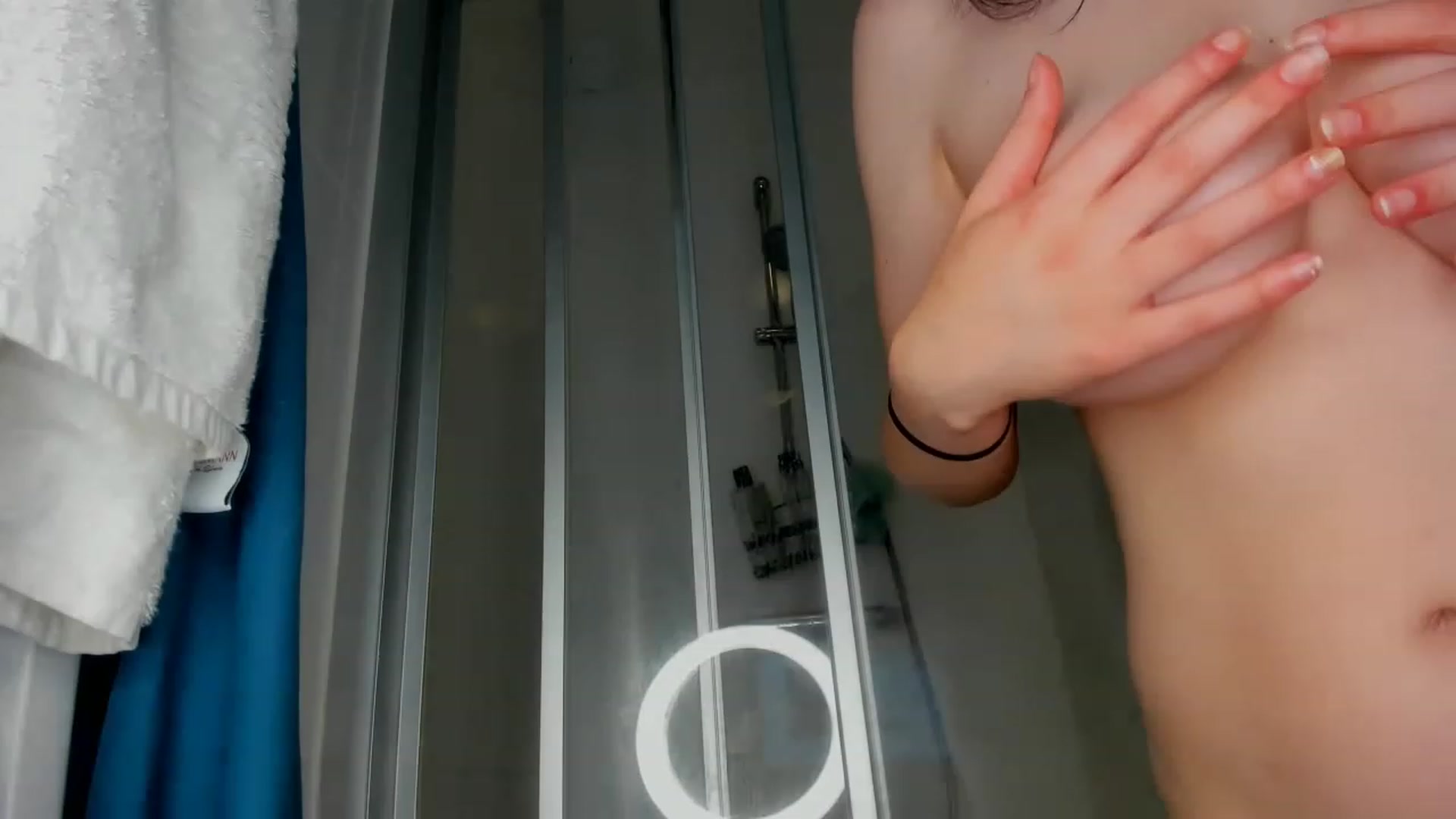 Gallery image thumbnail from Lucysummer's myfreecams stream on, 06/09/2023, 15:11 image 4 of 20