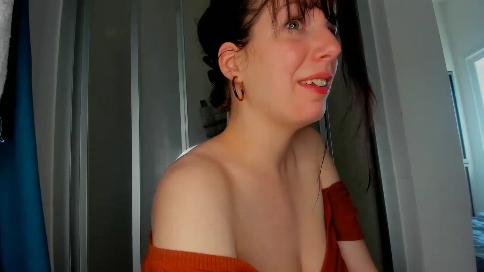 Gallery image thumbnail from Lucysummer's myfreecams stream on, 06/09/2023, 15:11 image 10 of 20