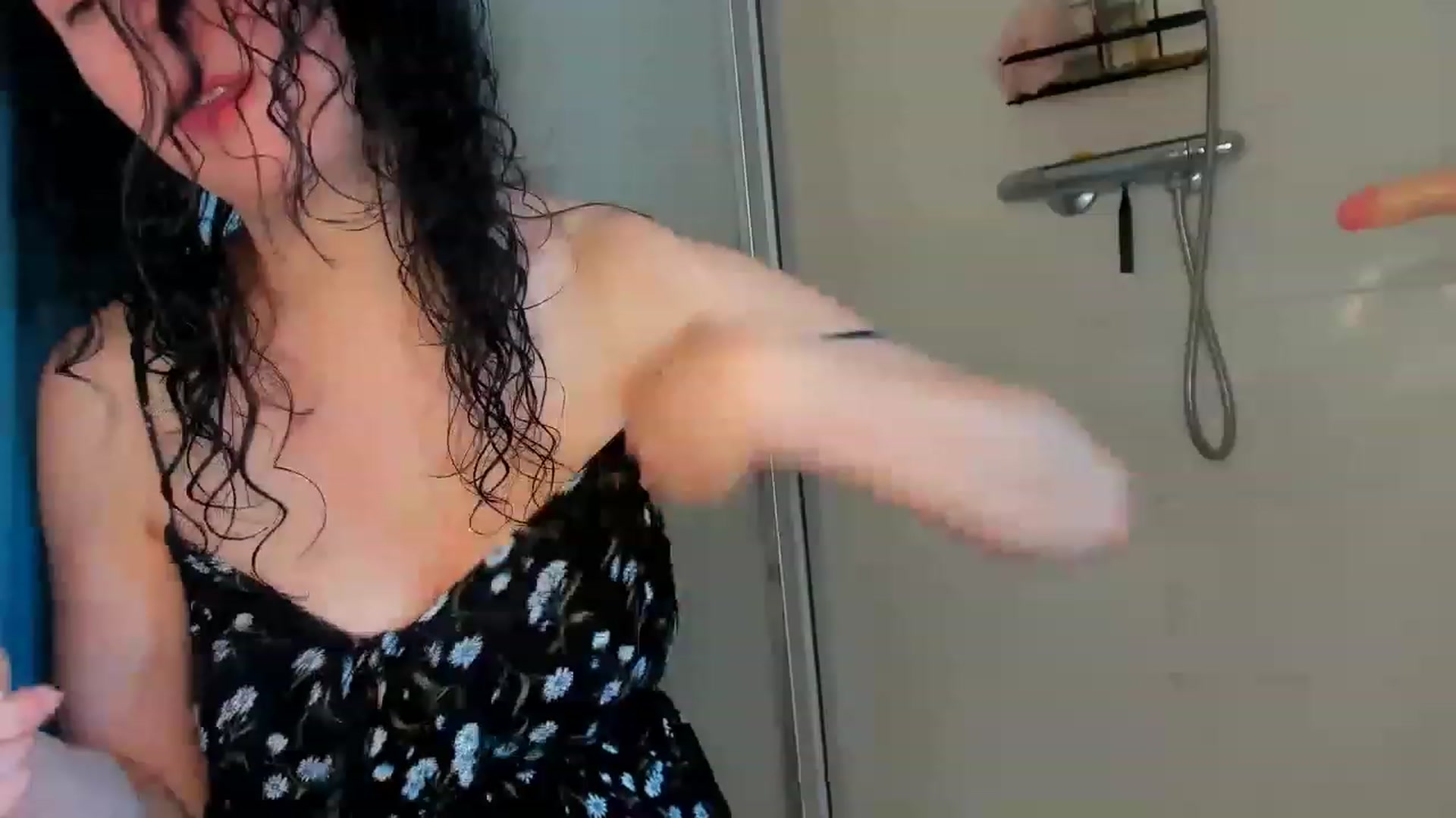 Gallery image thumbnail from Lucysummer's myfreecams stream on, 06/13/2023, 14:00 image 16 of 20