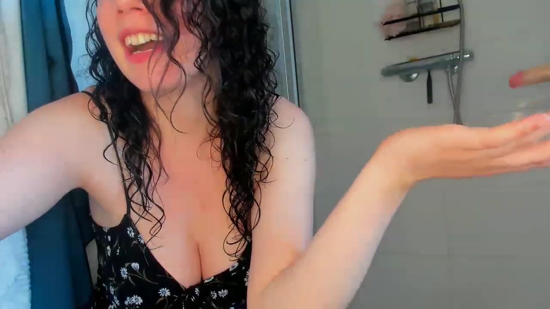 Gallery image thumbnail from Lucysummer's myfreecams stream on, 06/13/2023, 14:00 image 18 of 20