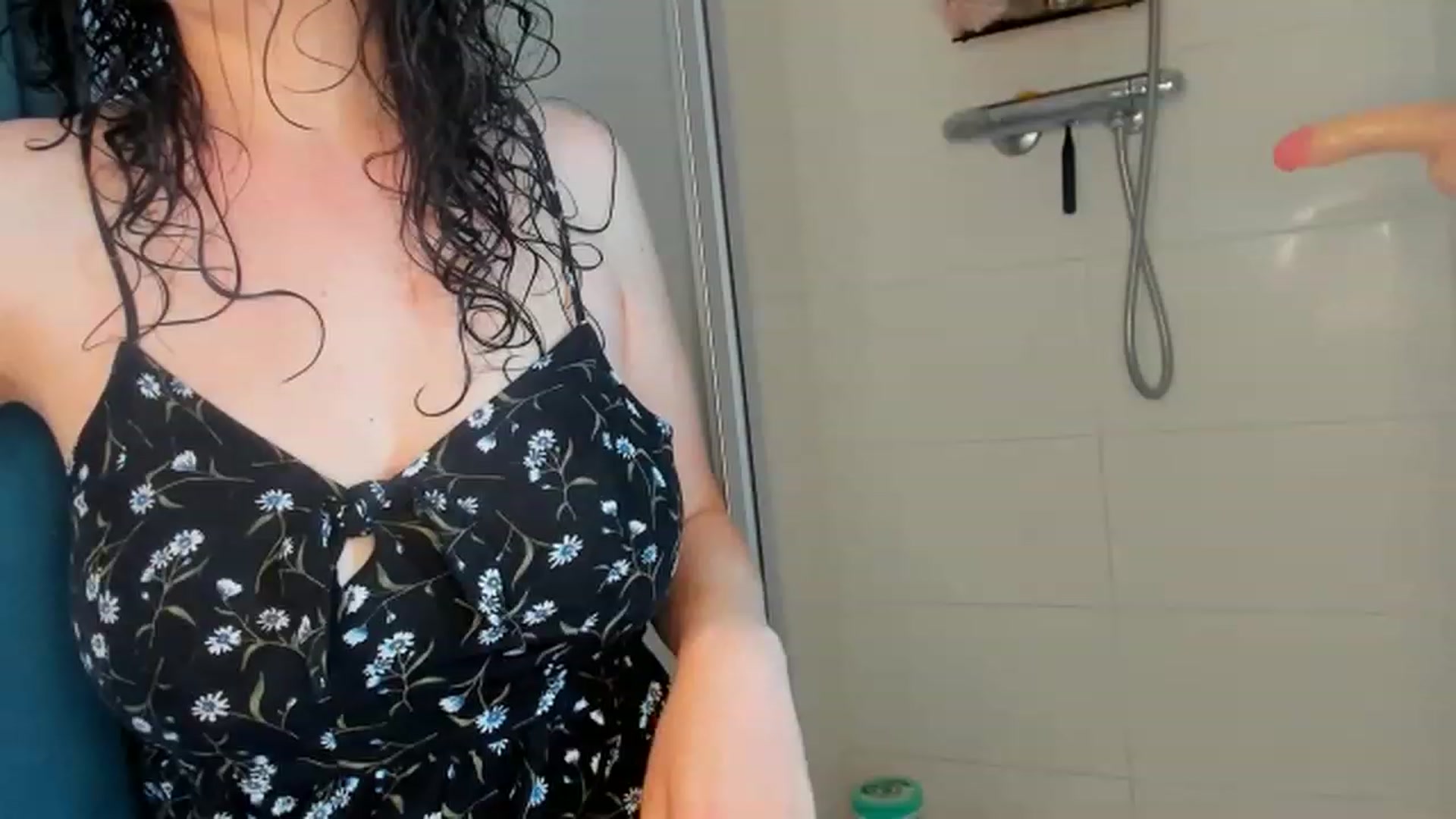 Gallery image thumbnail from Lucysummer's myfreecams stream on, 06/13/2023, 14:00 image 11 of 20