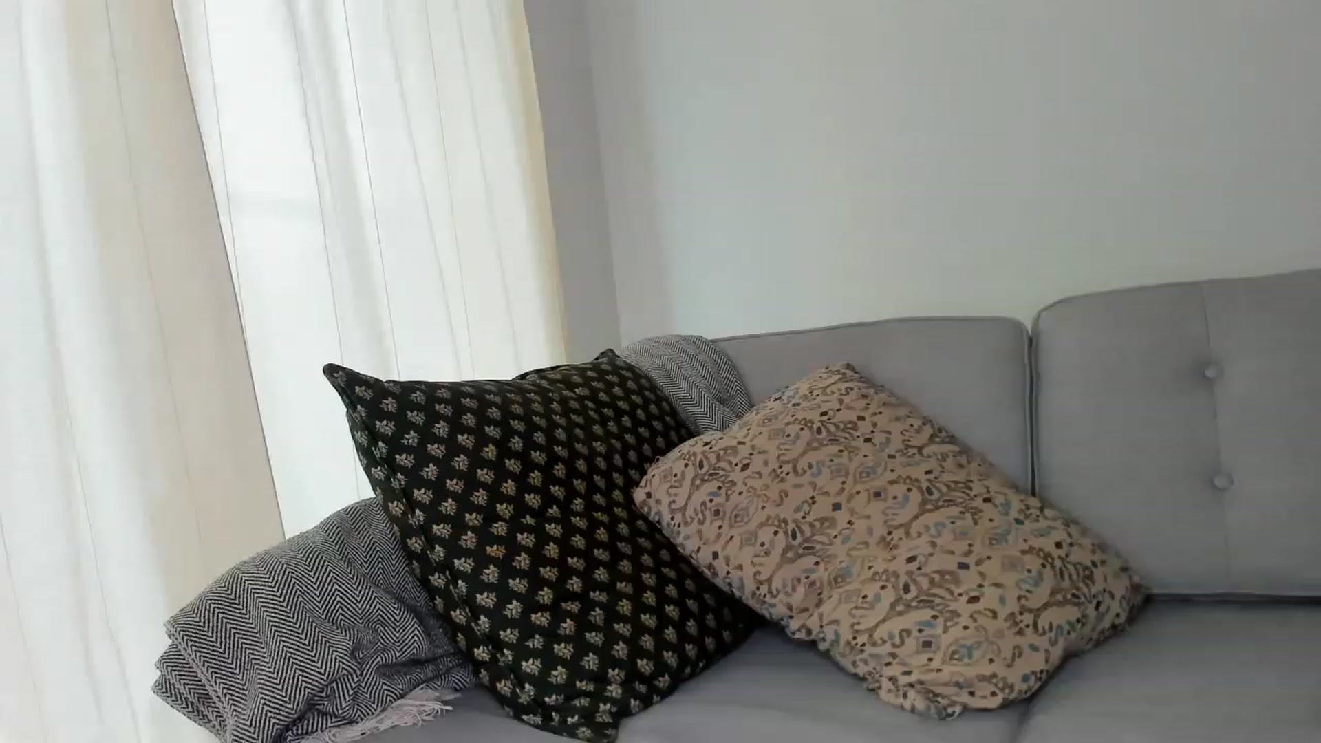 Gallery image thumbnail from Lucysummer's myfreecams stream on, 08/08/2023, 08:54 image 1 of 20