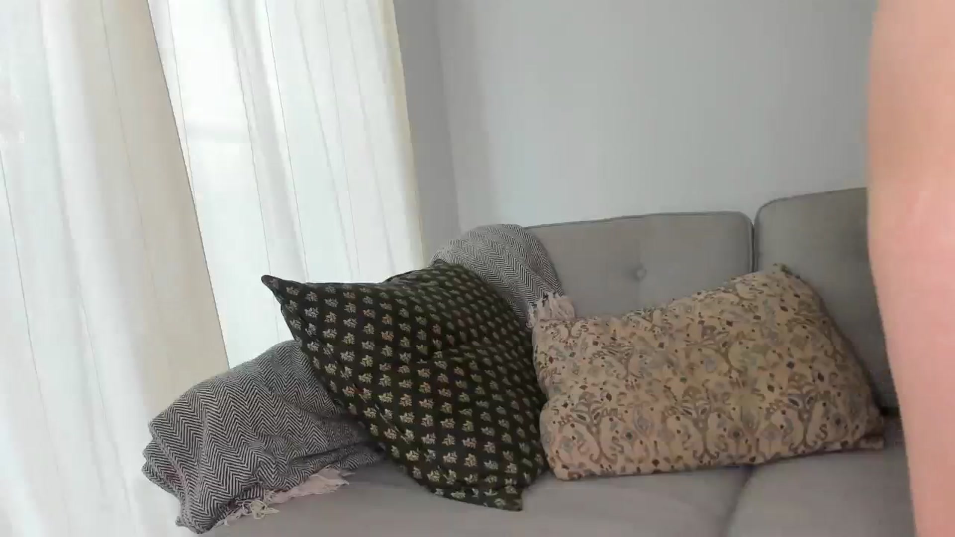 Gallery image thumbnail from Lucysummer's myfreecams stream on, 08/08/2023, 10:06 image 2 of 20
